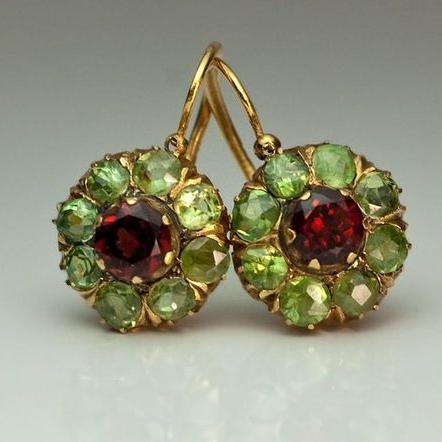 Crista™ - Vintage green/red rounded crystal earrings