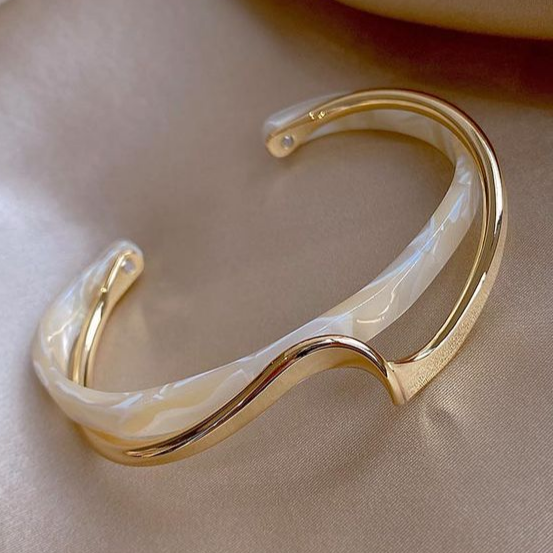Precila™ - Gold Bracelet with White Opal