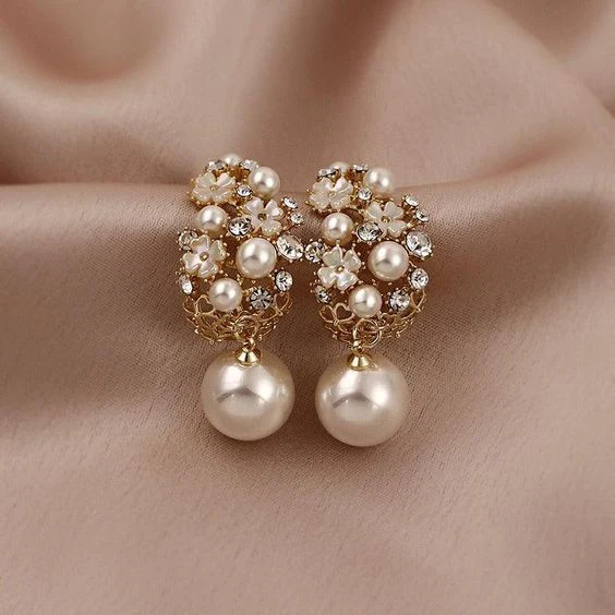 Thea™ - Elegant Earrings with Flowers and Pearls