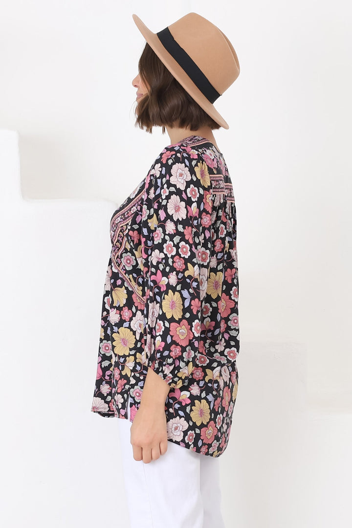 Joelle Top - V Neck High-Low Top in Anissa Print Black