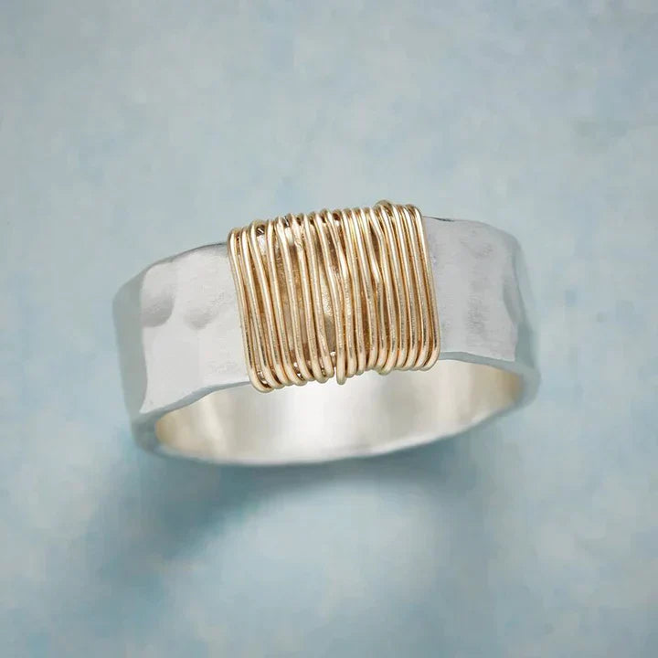 Zoe™ | Vintage Gold Wire Ring